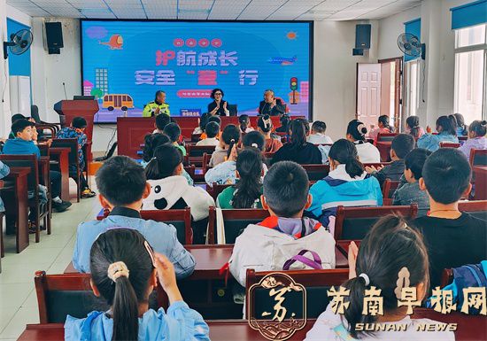 句容市司法局社会普法组织组织郭庄学生专场，宣讲《道路交通安全法》