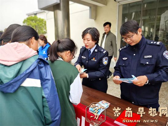 bde906eb0c27c3d4ba804112672d613e.jpg Z1.jpg