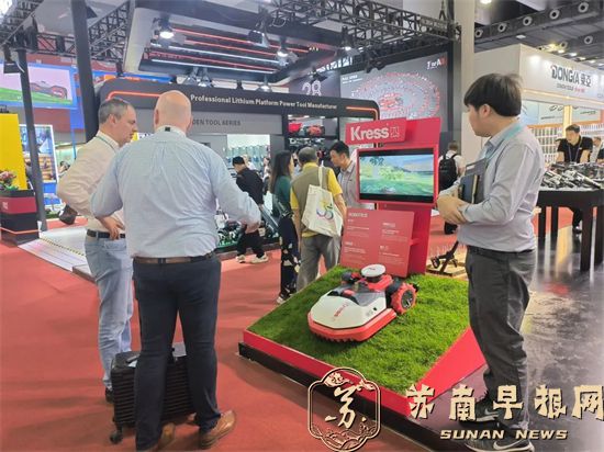 1ed3fdfb2cc3ff7dda1aa71db5e1b5ed.jpg 史上首个城市主题展馆!“苏州馆”亮相广交会13.jpg