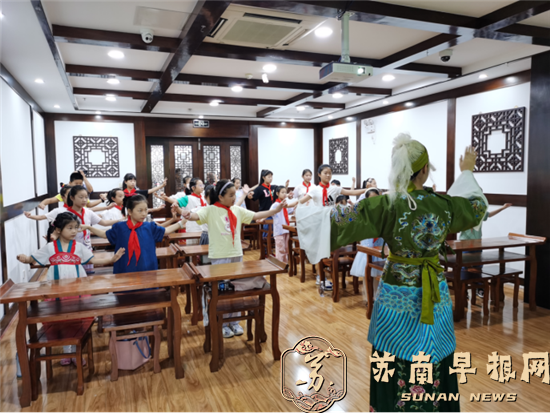 cc0faadae598c0cf656c404fbfb1653c.png 20240703走进京剧 感受国粹魅力613.png