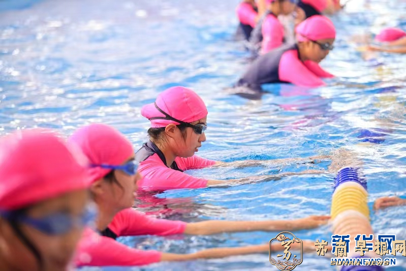 连云港：暑期游泳&ldquo;热&rdquo;