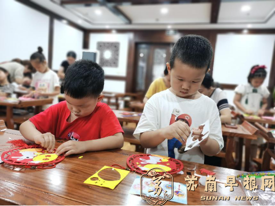 cb1159ecf6db78947baac4f6d8331420.png 20240916句容市图书馆举办“我们的节日·中秋”国学讲座498.png