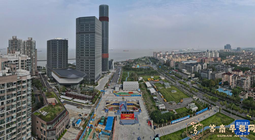 上海：沪苏通铁路吴淞口长江隧道越江段双线贯通