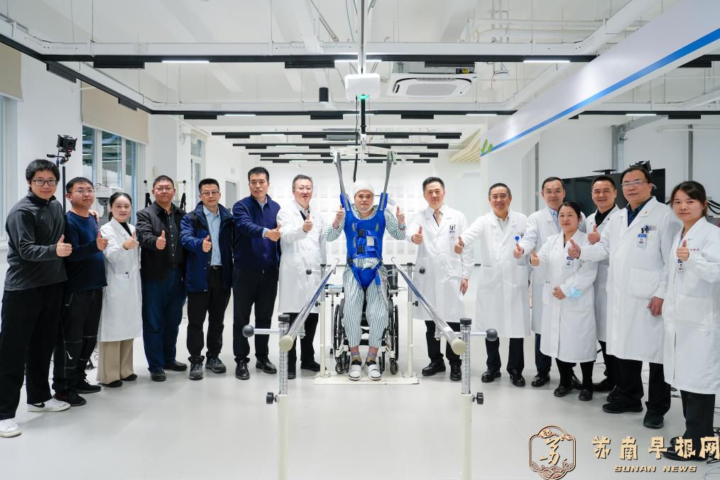 为大脑与脊髓搭建&ldquo;新路&rdquo; 我国科学家研发新技术助瘫痪病人恢复行走