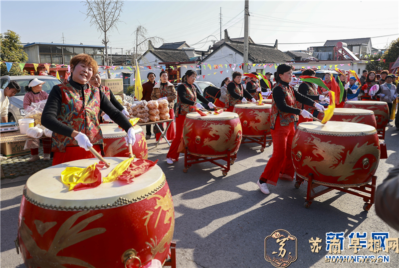 江苏泰州：逛庙会 赏民俗