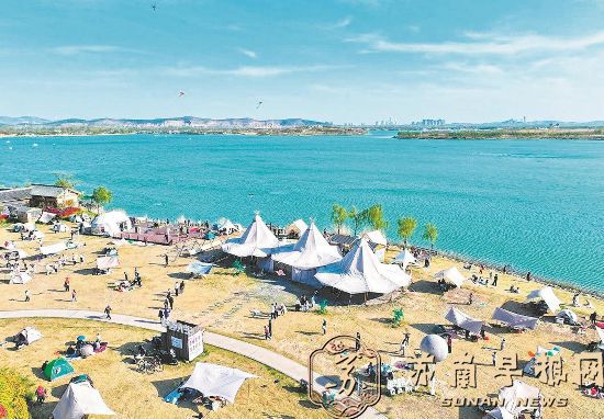 小长假里赏春光