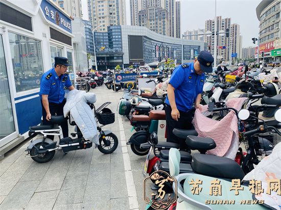 句容城管：非机动车停放秩序专项整治效果显著