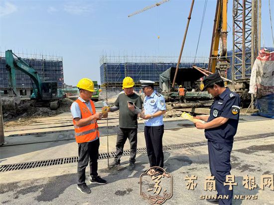 宜兴市交警大队周铁中队：走进工地搞宣传 交通安全保万家