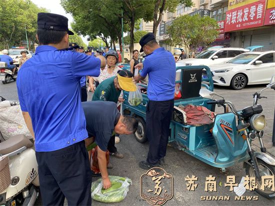 句容城管：南门菜场早市秩序整治见成效