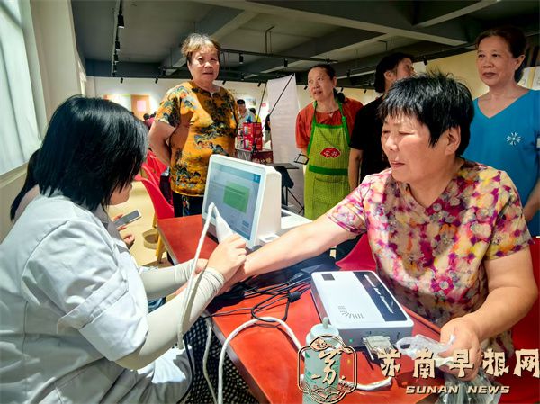 南通市崇川区唐闸镇街道新华社区：&ldquo;红色网格&rdquo;绘就万家健康幸福画卷