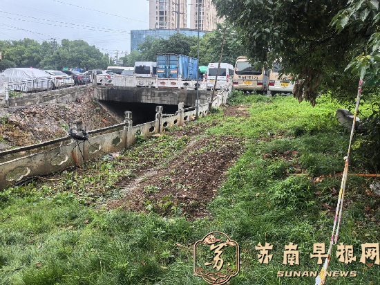 句容城管：持续推进&ldquo;三边&rdquo;整治 绘就滨水生态宜居新画卷