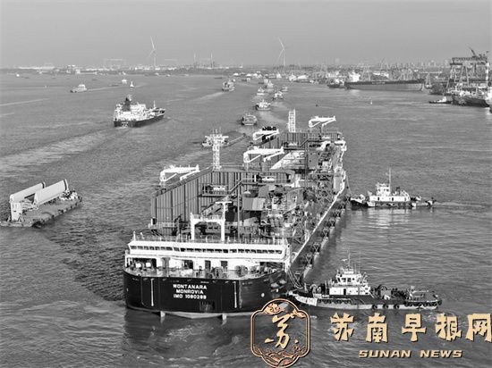 全球首艘41800吨双向航行自卸船启航