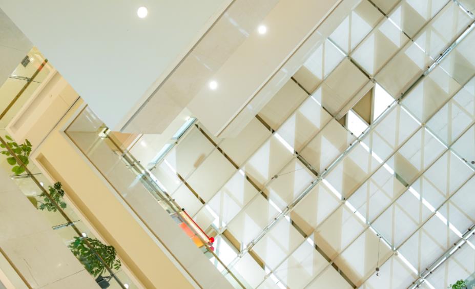 银泰百货（政务店）新安装了温控系统。