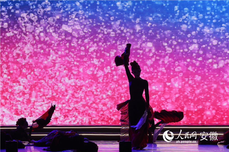 群舞《溯跃》。人民网记者 张俊摄