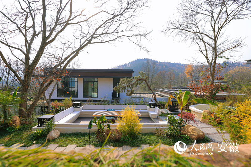 温泉民宿。人民网记者 王晓飞摄