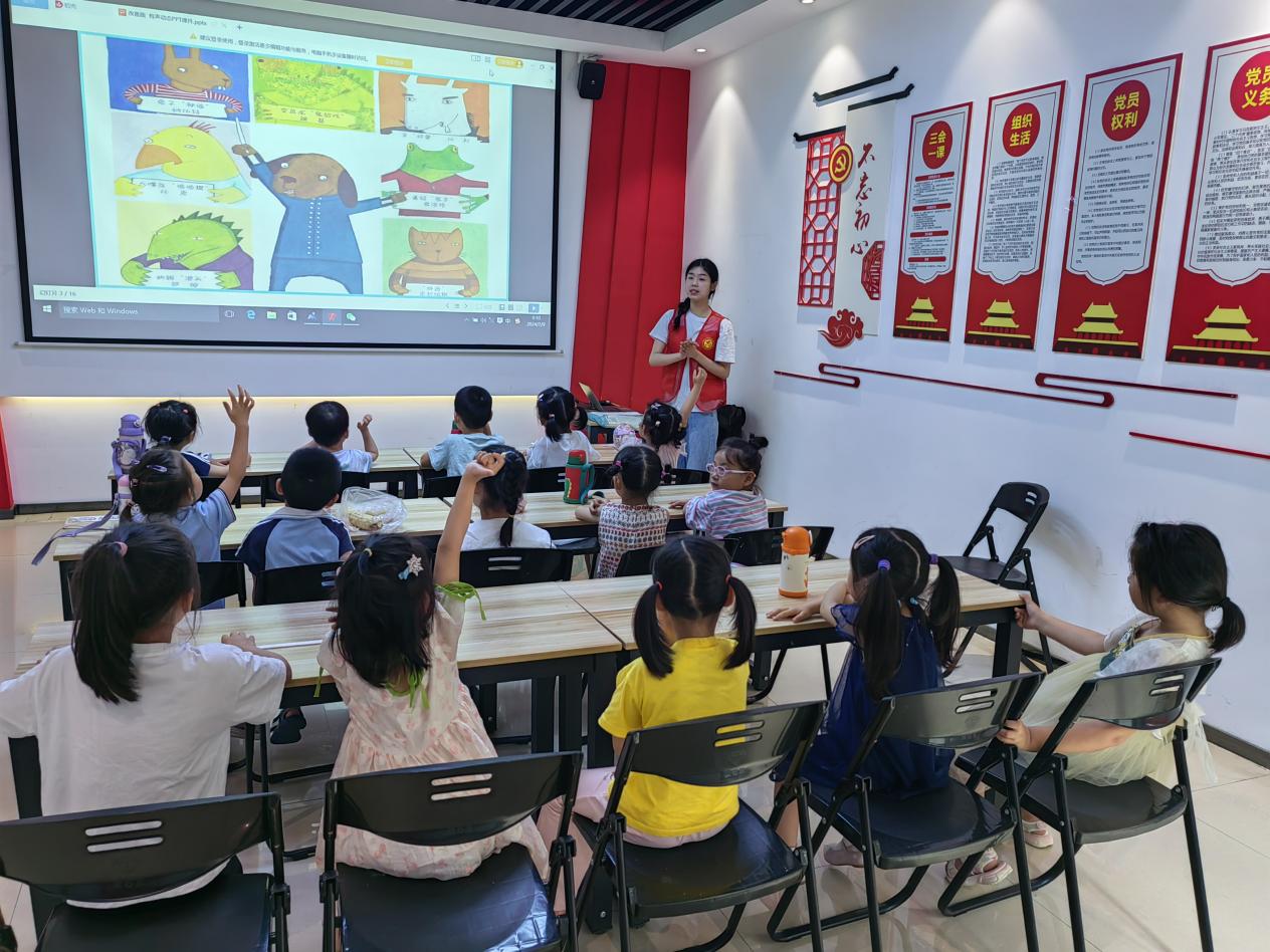 托起多彩“朝阳梦”