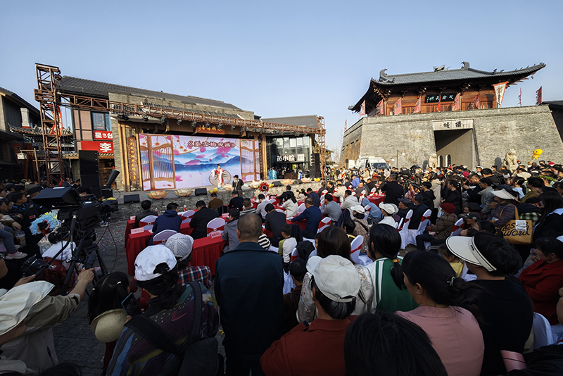 启动仪式上的文艺演出